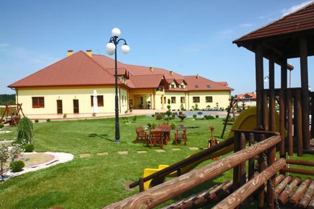 Hotel Wasik Krogulcza Extérieur photo