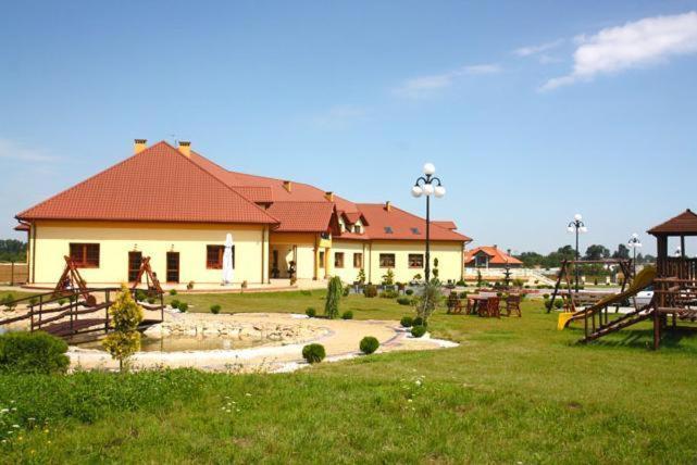 Hotel Wasik Krogulcza Extérieur photo