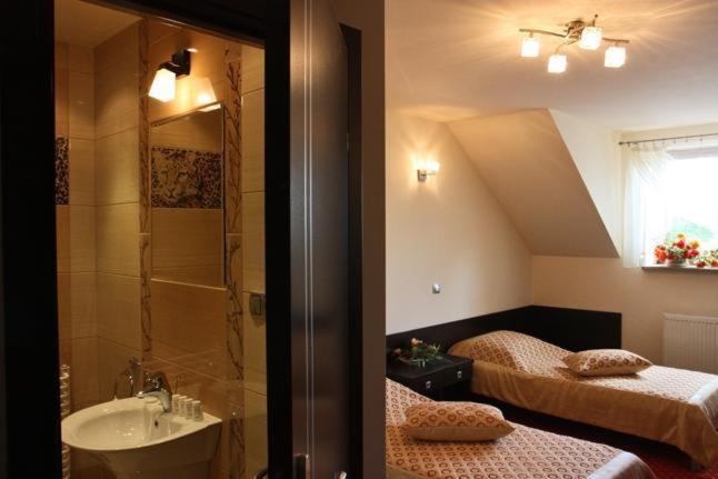 Hotel Wasik Krogulcza Extérieur photo